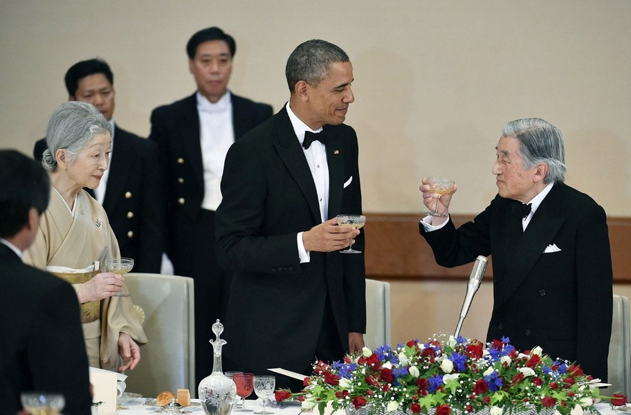 日本天皇夫妇皇宫宴请奥巴马