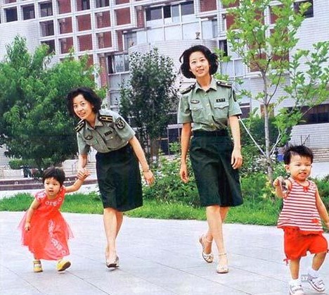 细数解放军双胞胎姐妹军花