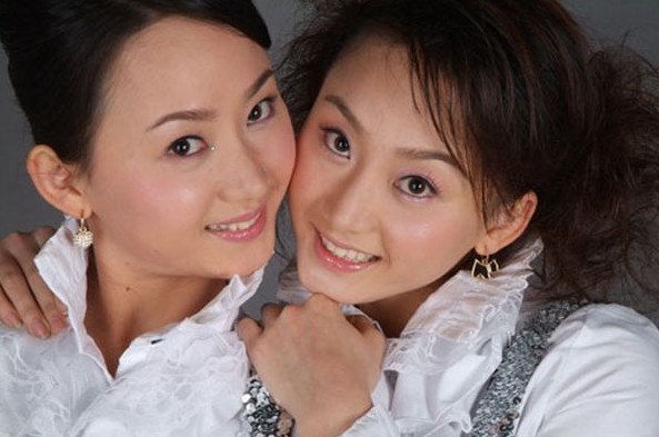 细数解放军双胞胎姐妹军花