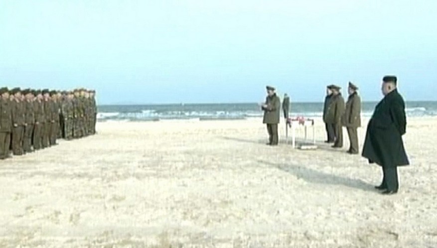 崔龙海随金正恩视察疑破落马传言