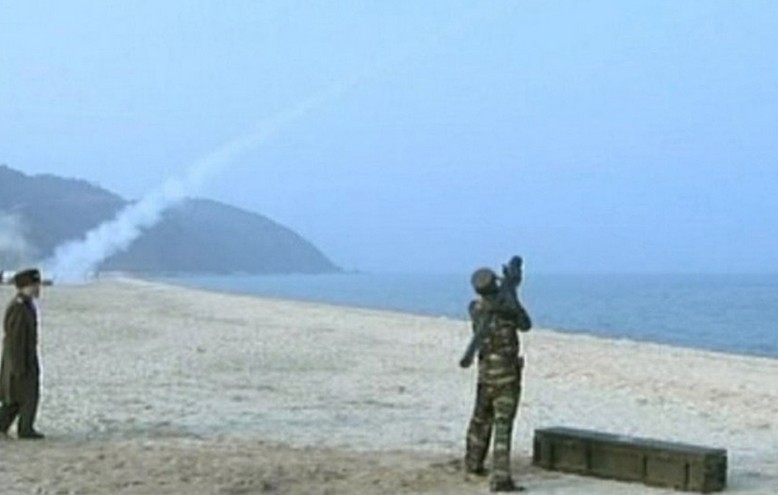 崔龙海随金正恩视察疑破落马传言