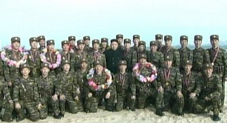 崔龙海随金正恩视察疑破落马传言