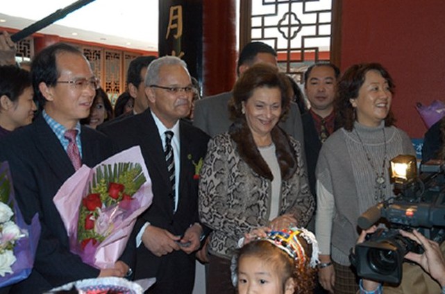 2006年11月，“埃及印象”采风展在北京开幕，埃及总统夫人苏珊·穆巴拉克出席开幕仪式。