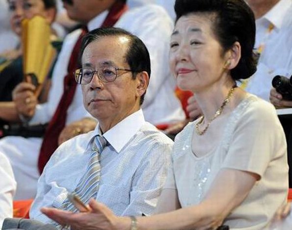 2008年日本首相福田康夫和夫人在北京奥运会开幕式上。
