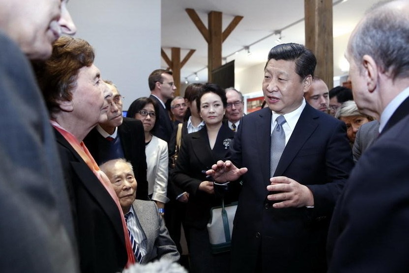 3月26日，国家主席习近平在法国参观里昂中法大学旧址。