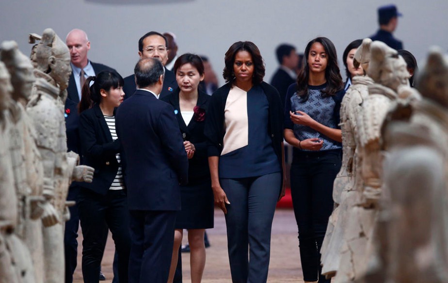 米歇尔一行参观兵马俑。