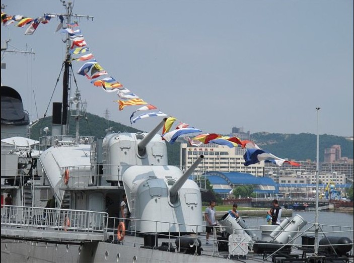 中国海军传奇舰艇：大连104导弹驱逐舰
