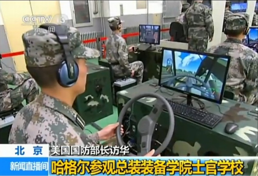 哈格尔与解放军学员共进午餐