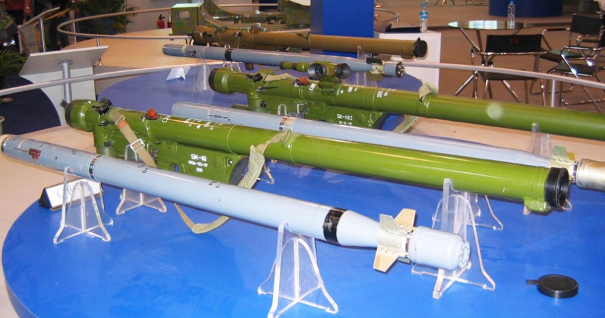 便携式防空导弹在很多发展中国家作为主力地面防空武器，已知飞弩-6还出口到了孟加拉，柬埔寨，苏丹和秘鲁，一些外国媒体认为还可能包括伊朗和卡塔尔。