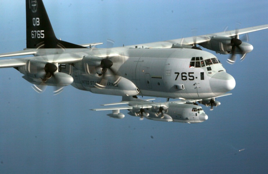 美国海军和海军陆战队使用KC-130系列加油机来为F-18和F-35战斗机加油，中国战斗机也可能采取类似的飞机。