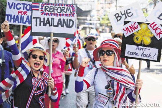 外媒称英拉下台将使泰经济雪上加霜 加剧政治危机
