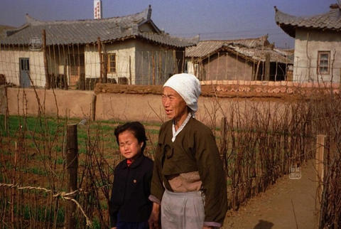 中朝铁盟央视禁止播朝鲜黑镜头